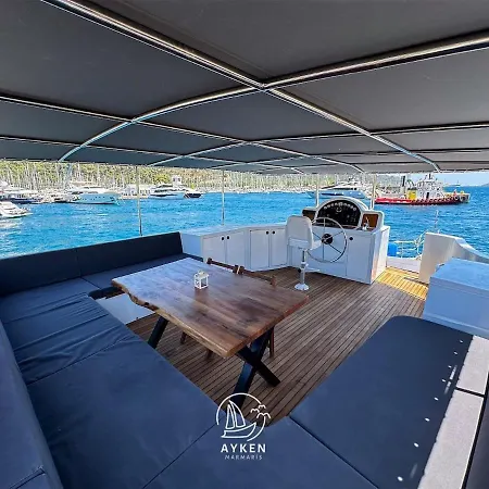 ספינת מלון Ayken Boat *