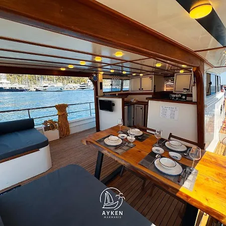Ayken Boat * מרמריס