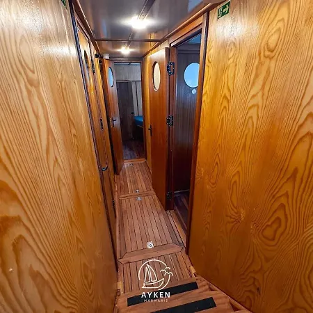 Ayken Boat ספינת מלון *